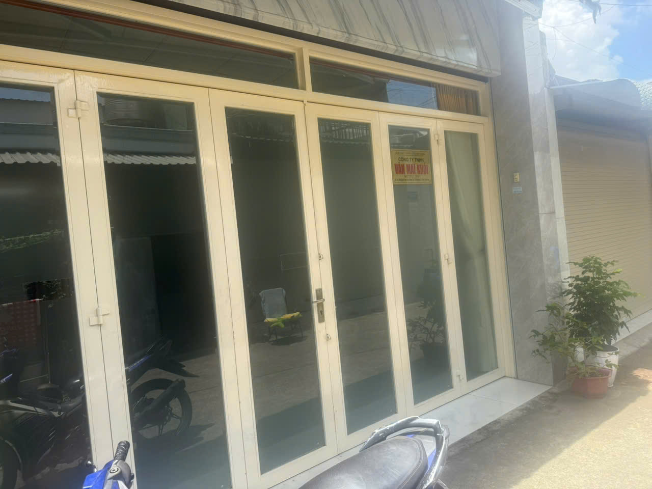 Outerview of gate 2.jpg